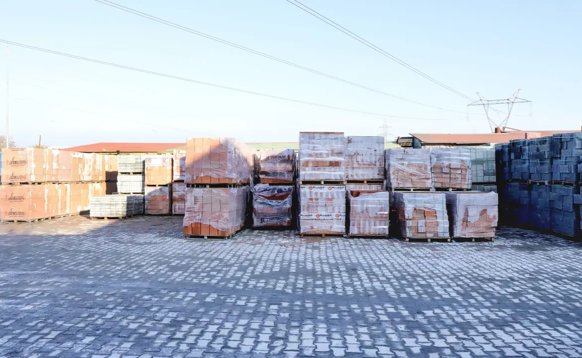 Stok alanından geniş açı görünüm